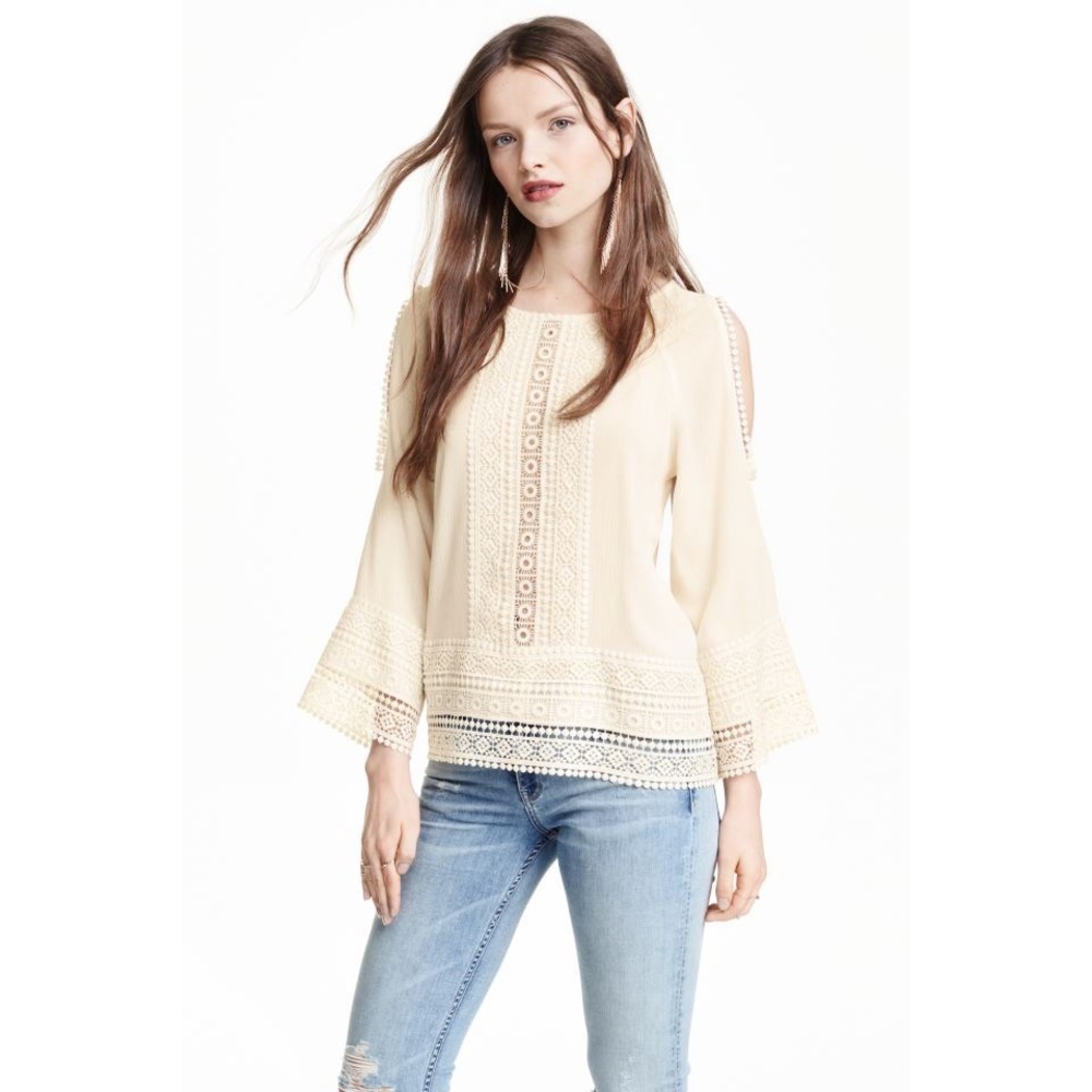 H&M Cold Shoulder Lace Blouse in Cream | Size 6